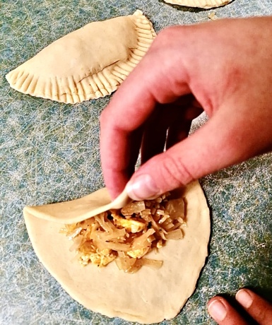 3. Schritt: Pierogi füllen und kochen-