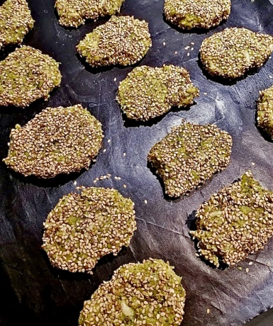 2. Schritt: Nuggets formen und backen-