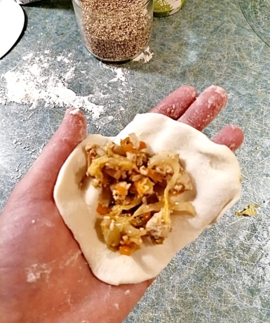 2. Schritt: Teigtaschen füllen-