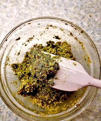 2. Schritt: Pesto mixen-