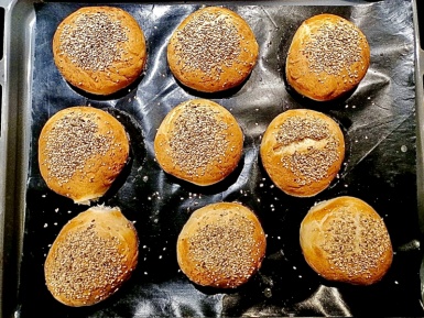 1. Schritt: Burger-Brötchen backen-