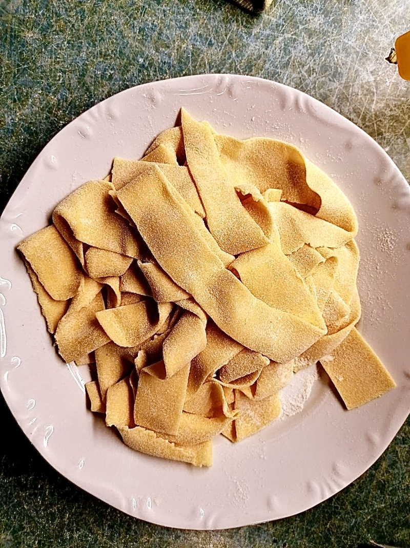 Rezepte: Selbstgemachte Pappardelle mit gerösteter Kürbissauce ...