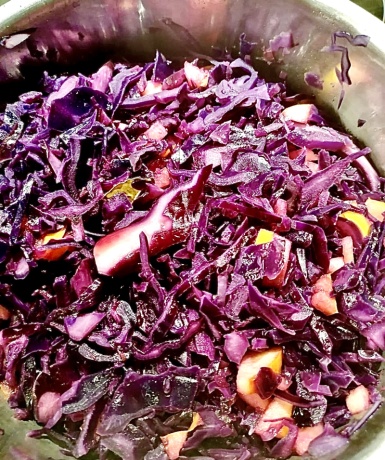 1. Schritt: Apfelrotkraut zubereiten-